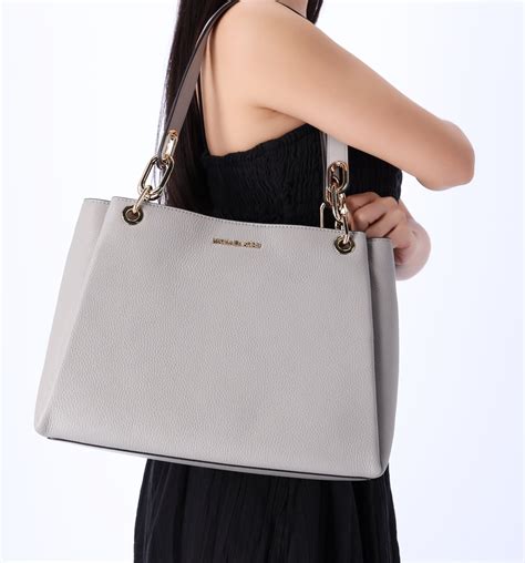 michael kors large gusset crossbody bag pearl grey|Michael Kors.